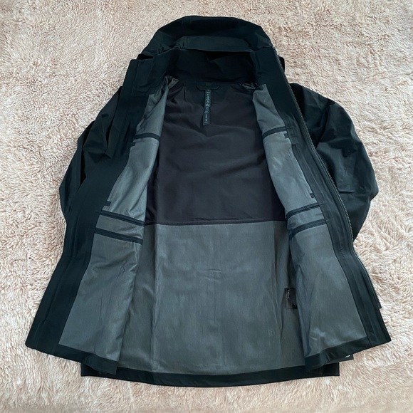 Lululemon Outpour Field Jacket NWT - Picture 10 of 11
